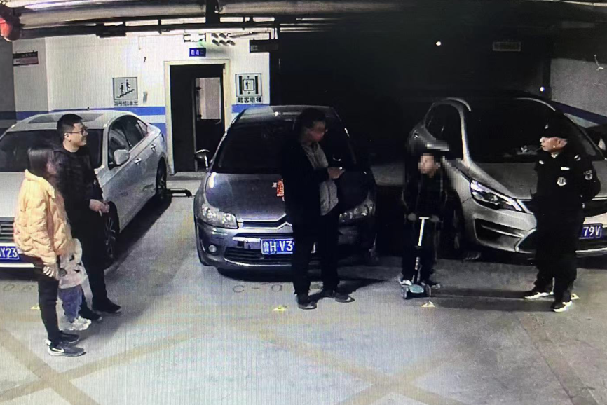 守護安心|魯商服務(wù)新春期間護送迷路兒童平安回家
