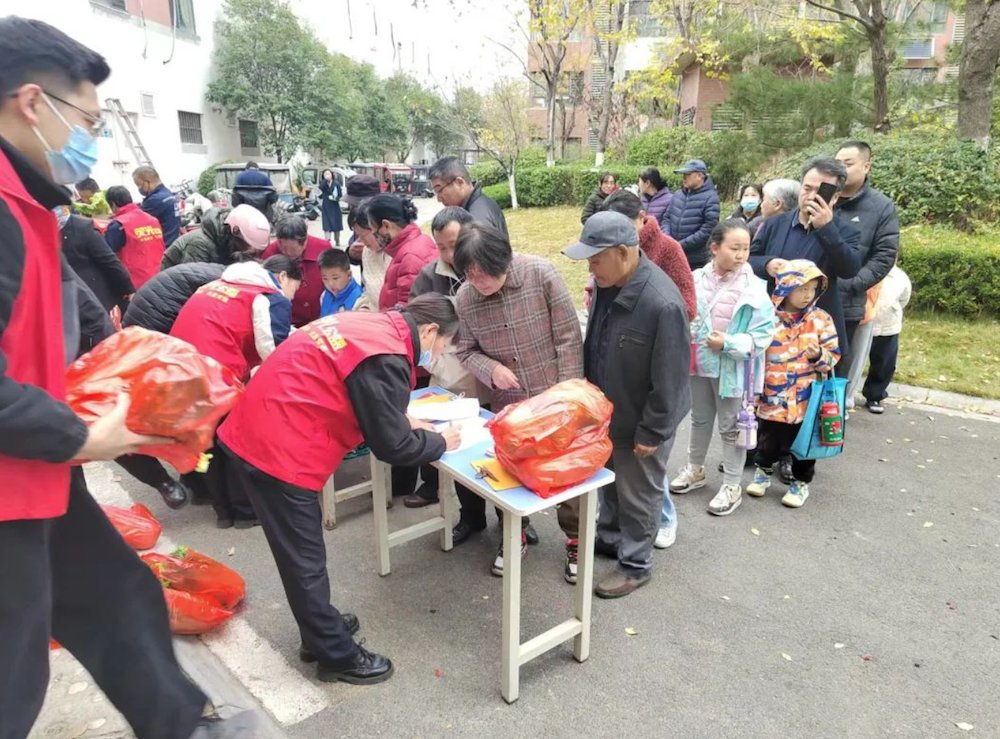 滯銷白菜變“百財(cái)”——魯商服務(wù)開展愛心助農(nóng)活動(dòng)