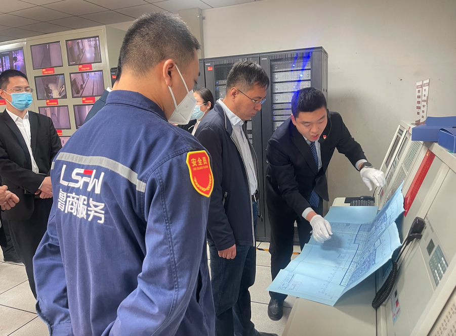 魯商服務黨委書記、董事長王忠武一行 蒞臨國奧城項目視察標桿項目精細化管理落位工作